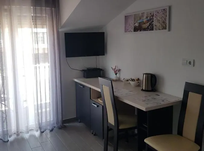 Πανσιόν Gabi & Lozovac